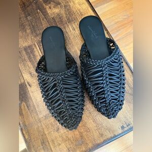 Universal Thread Target Sandals